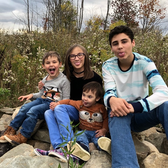 Meet your Posher - Picture 2 of 3